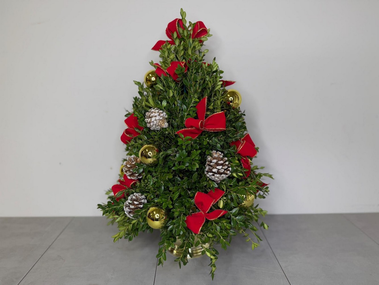 Festive Boxwood Tree from Metropolitan Plant & Flower Exchange, local NJ florist